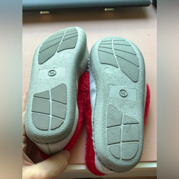 Disney's Christmas Minnie Mouse Women's Moccasin Slippers 5/6 like new - Picture 6 of 8